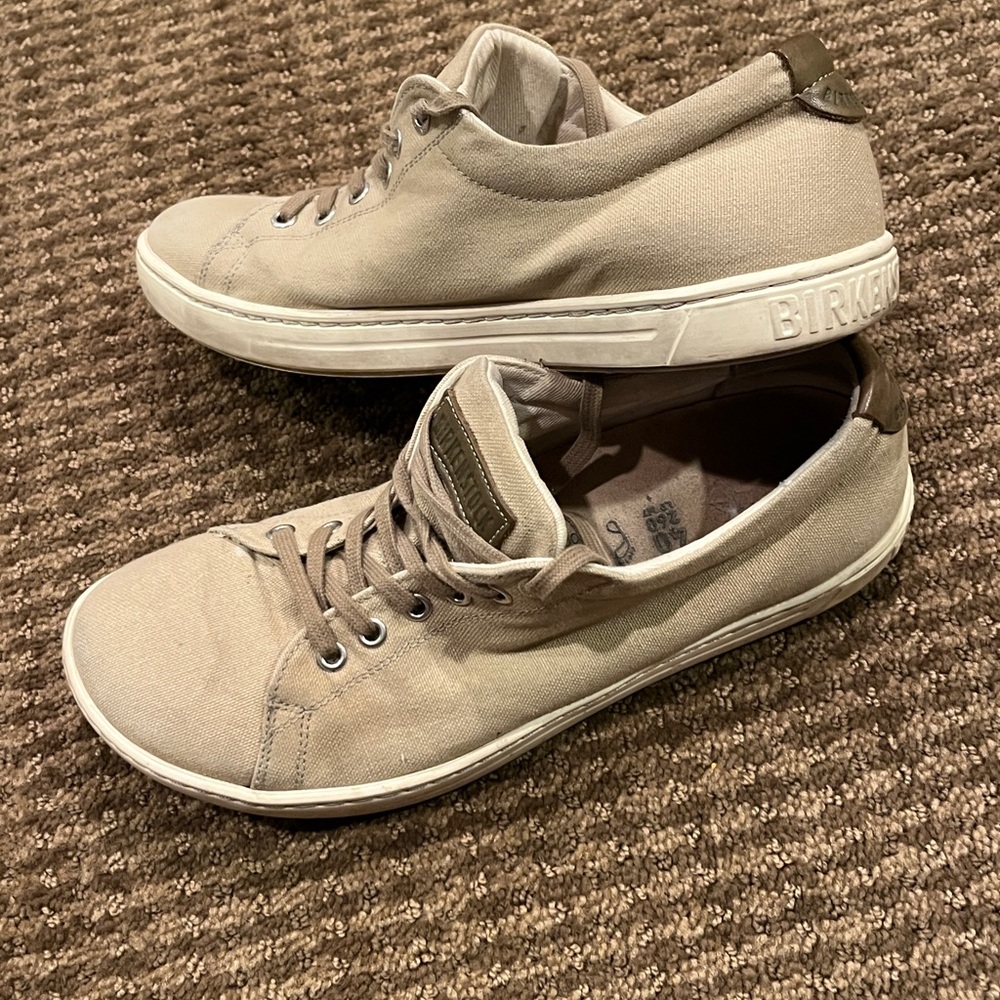 Birkenstock Arran tan canvas unisex lace up sneakers. Women’s 9 Men’s 7 EUC!!!